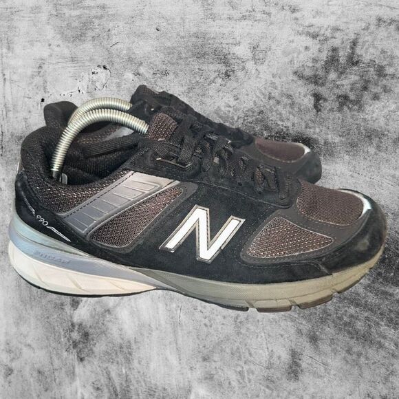 New Balance 990v5 Made in USA Women’s size 10.5 D Shoe Black Running Sneaker - Picture 1 of 9